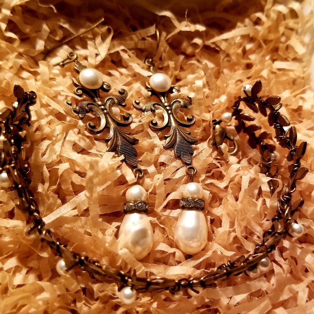 Wedding Jewelry Set - Picture 2 of 5